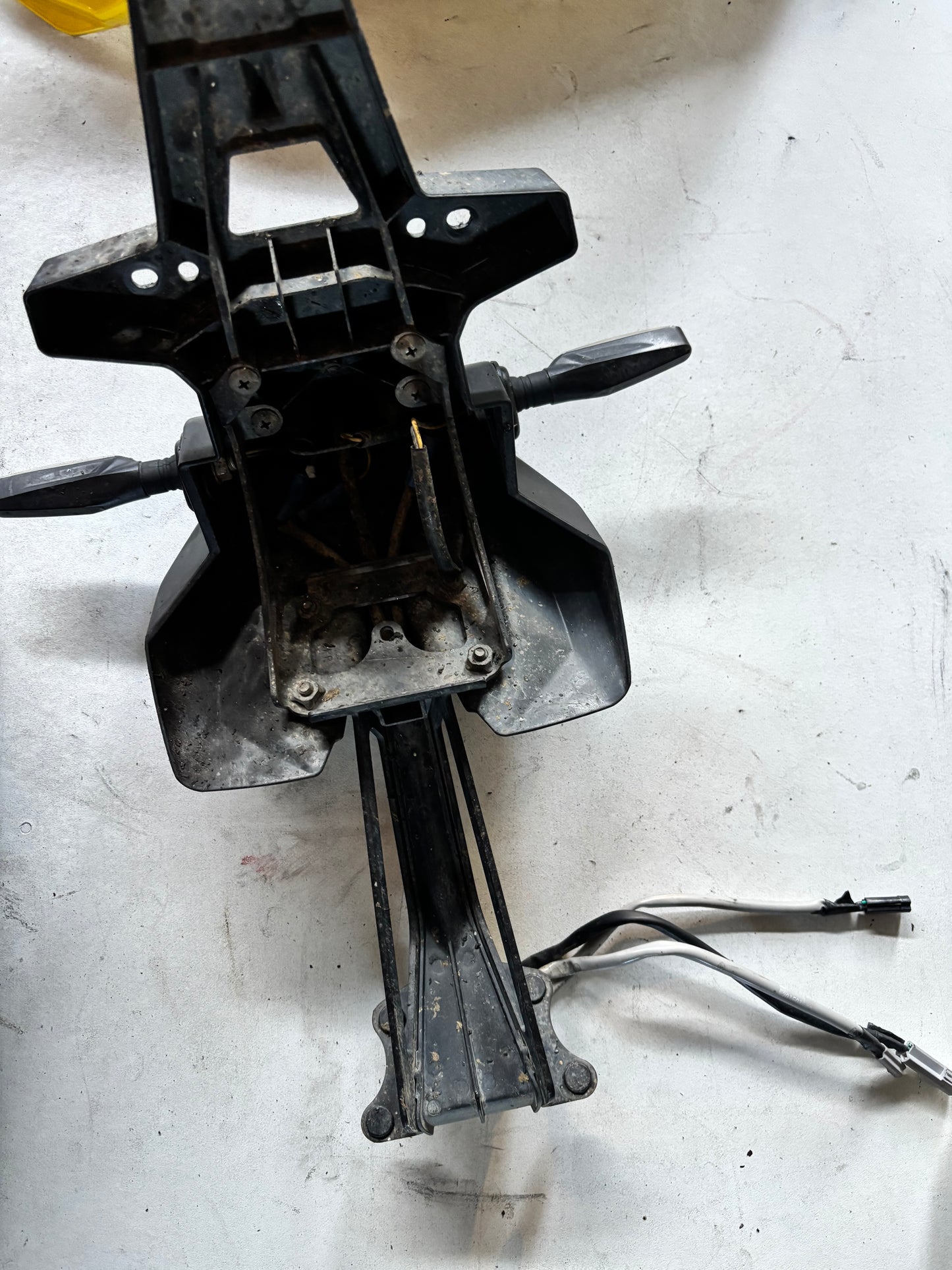 Support plaque immatriculation bavette Yamaha tracer 900 2015/2020