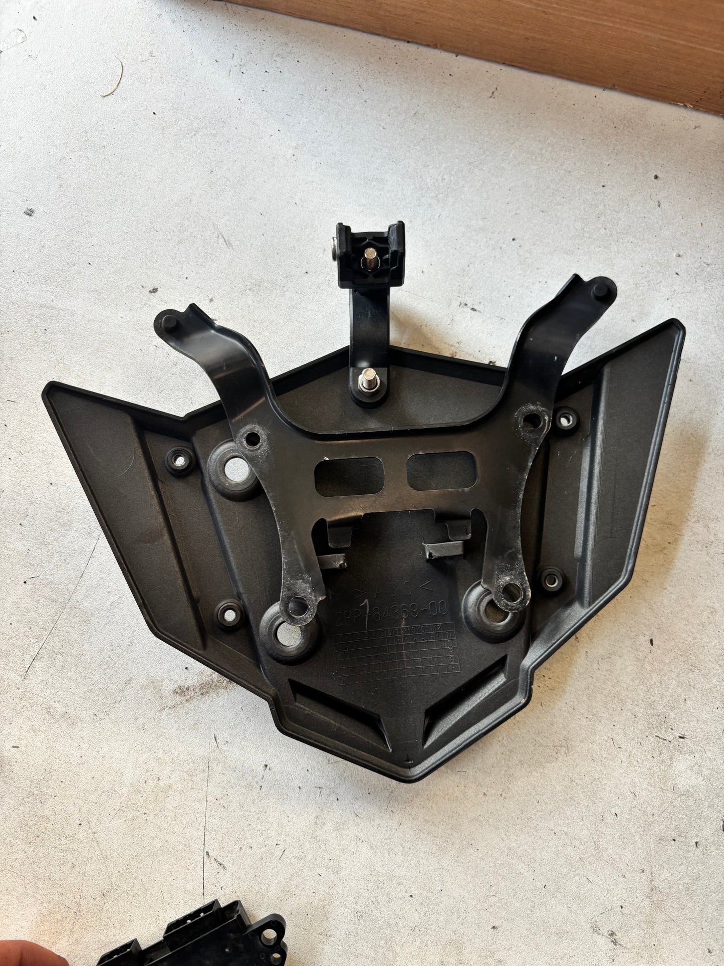 Couvercle Support réglage Bulle pare brise Yamaha tracer 900 2015/2017 2PP8436900