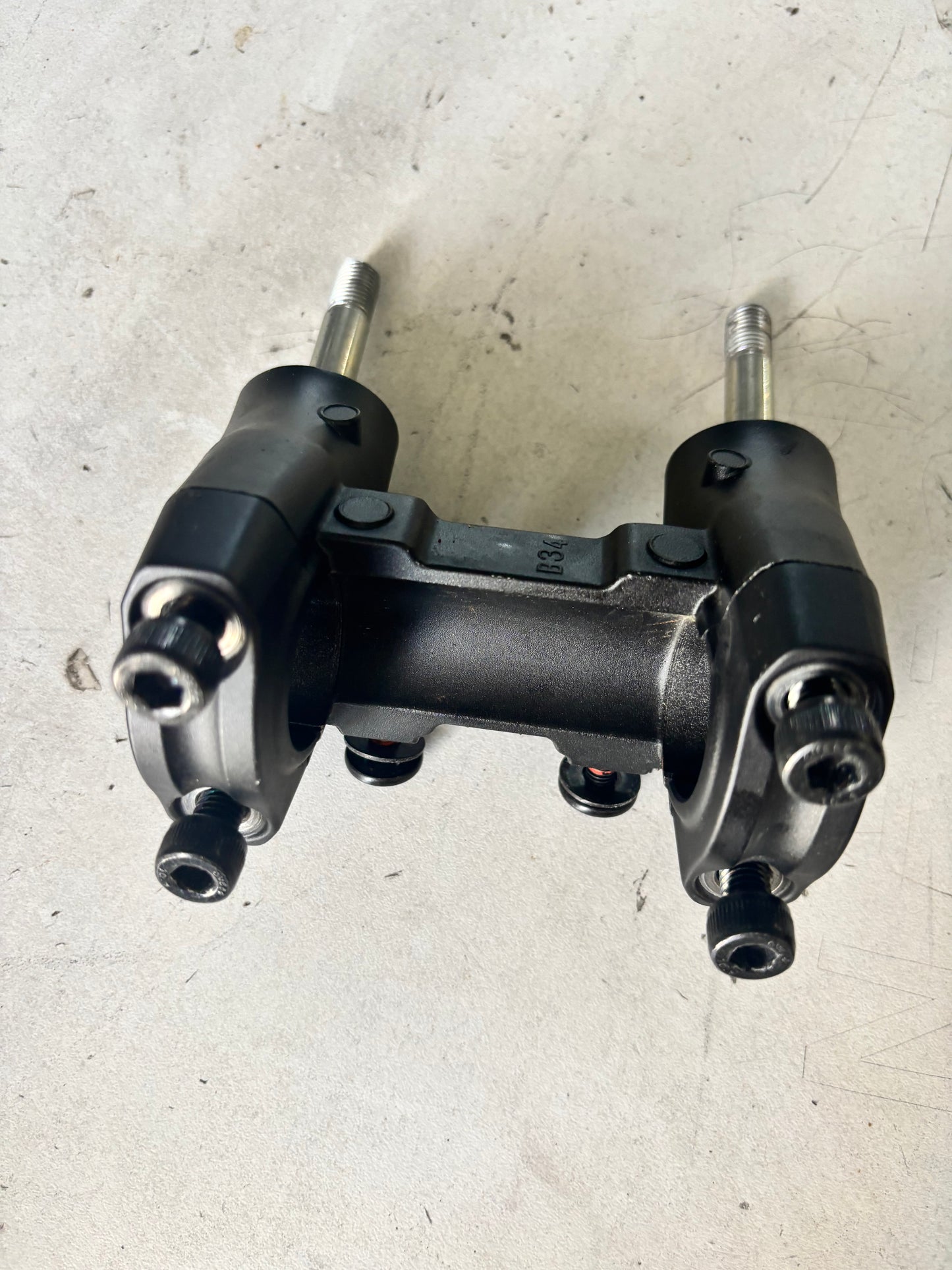 Pontet support de guidon yamaha mt07 2021-2024