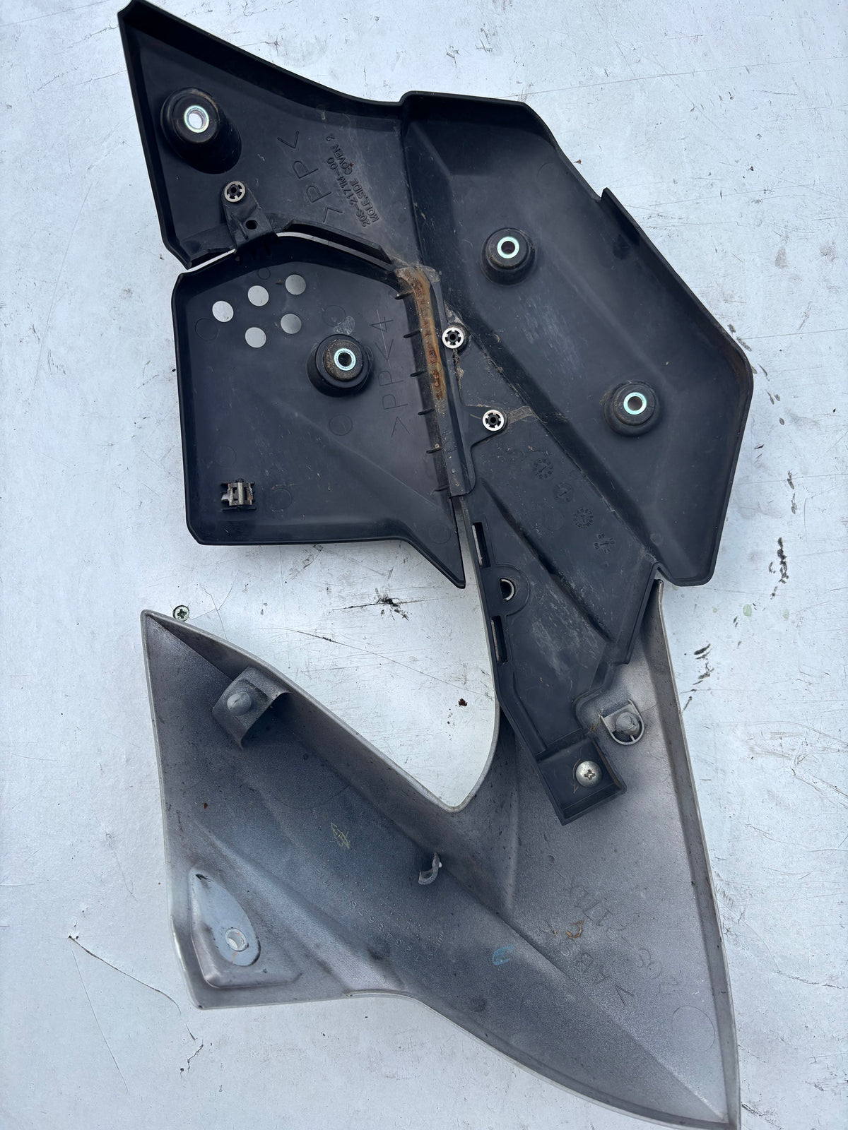Carénage protection écope droite Yamaha Xj6 2009 à 2016