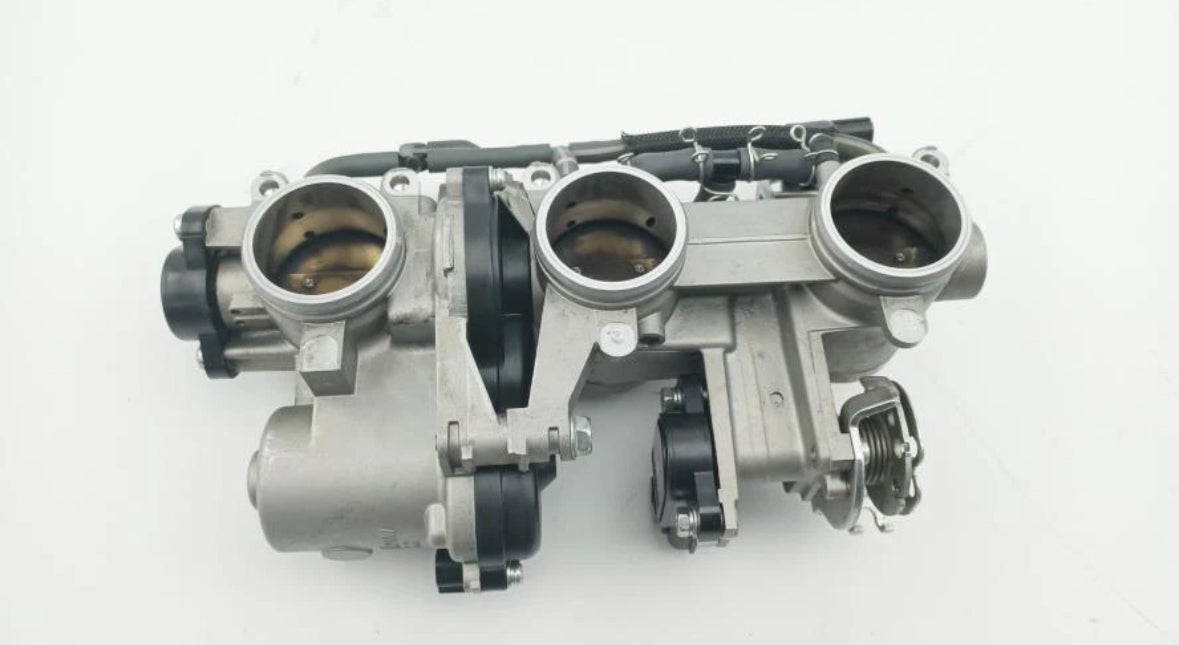 Einspritz-Ansaugrampe Yamaha MT 09 und Tracer 900 2013-2020