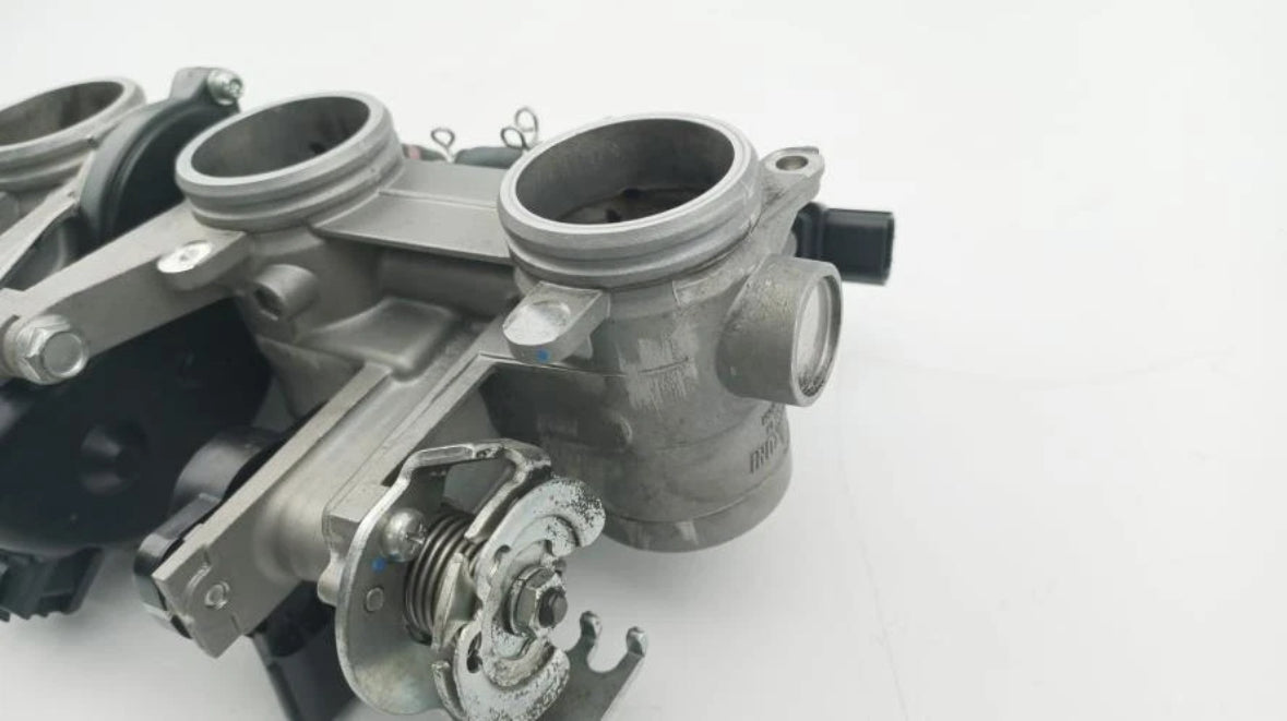 Einspritz-Ansaugrampe Yamaha MT 09 und Tracer 900 2013-2020