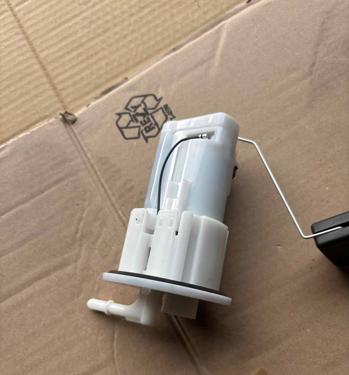 Pompe à essence Yamaha r7 2021/2024
