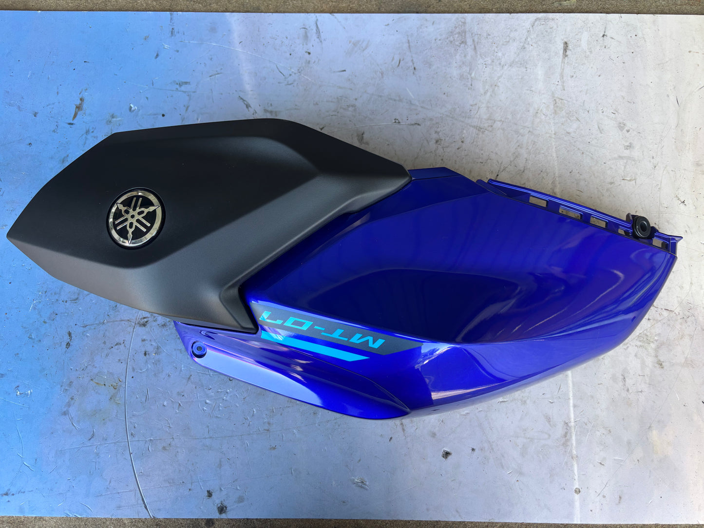 Carénage écope réservoir droit yamaha mt 07 mt07 2025