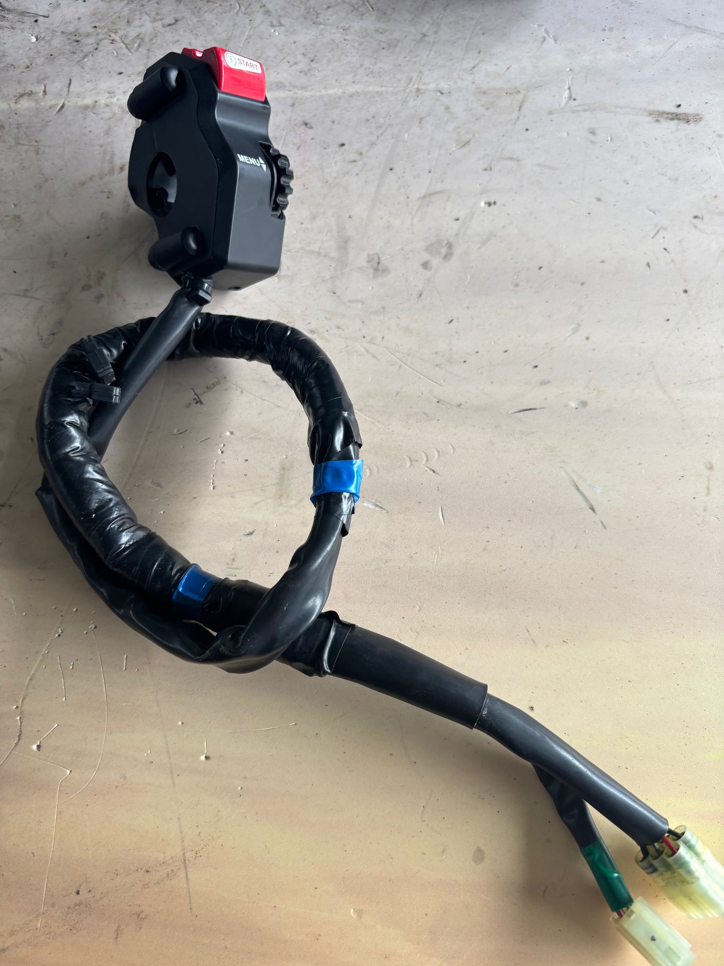 Commodo démarrage droit yamaha tracer 700 2020-2024