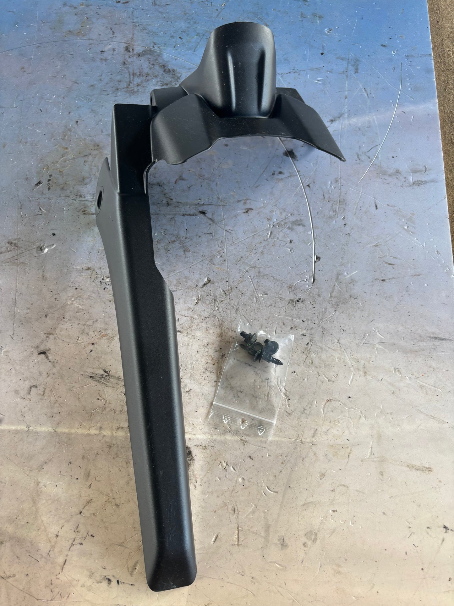 Protège chaîne lèche roue garde boue Yamaha tracer 2021/2024