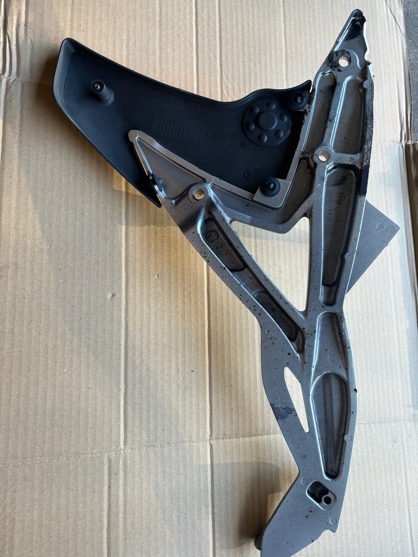 Platine repose cale pied gauche kawasaki er6n er6f 2005/2008