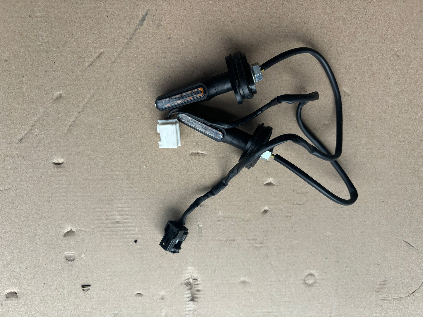 Clignotant arrière Yamaha mt07 2021/2024