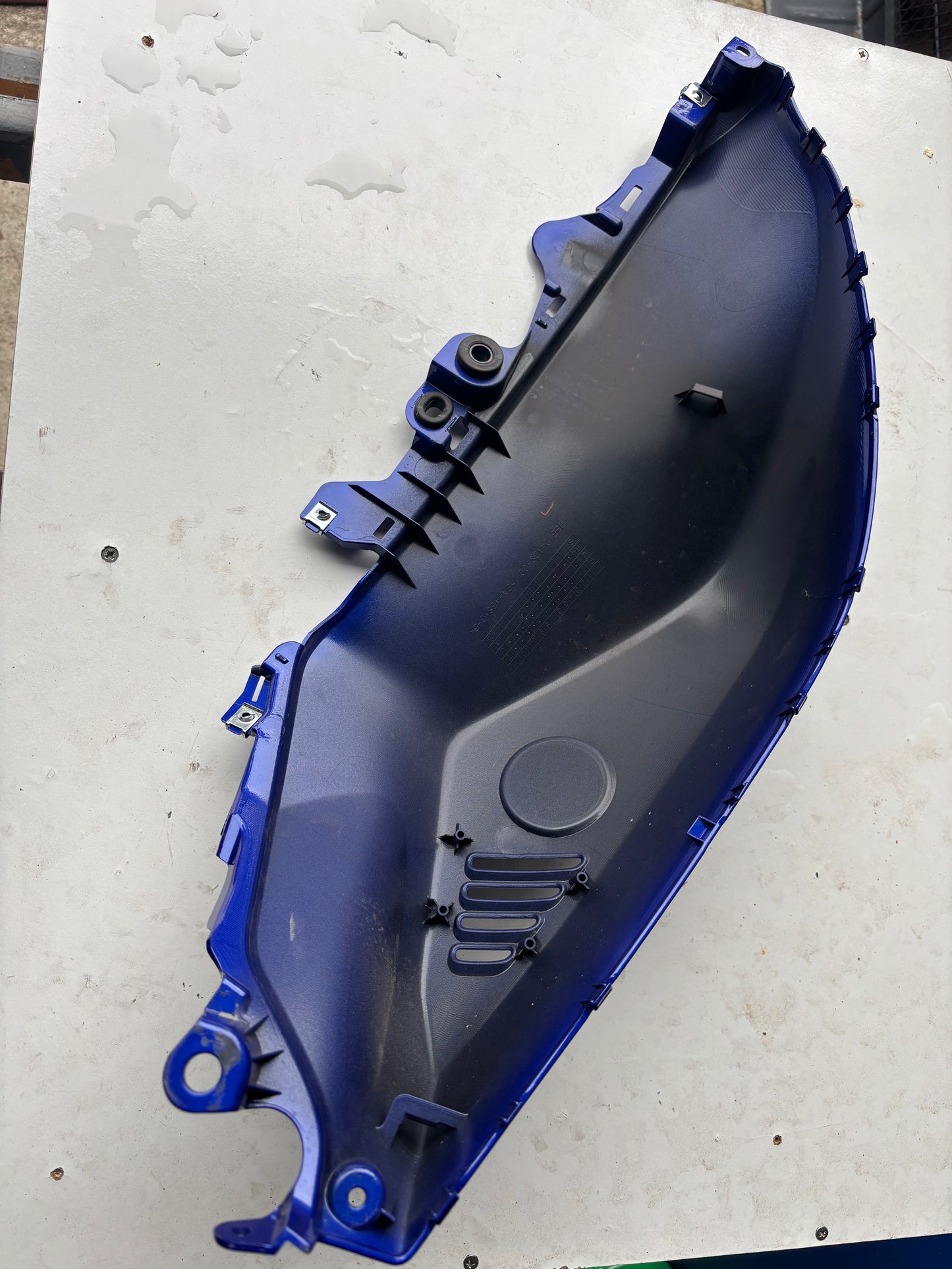 Coque carénage cache latérale couvre réservoir gauche Yamaha r7 2021-2024 BEB2412900P0