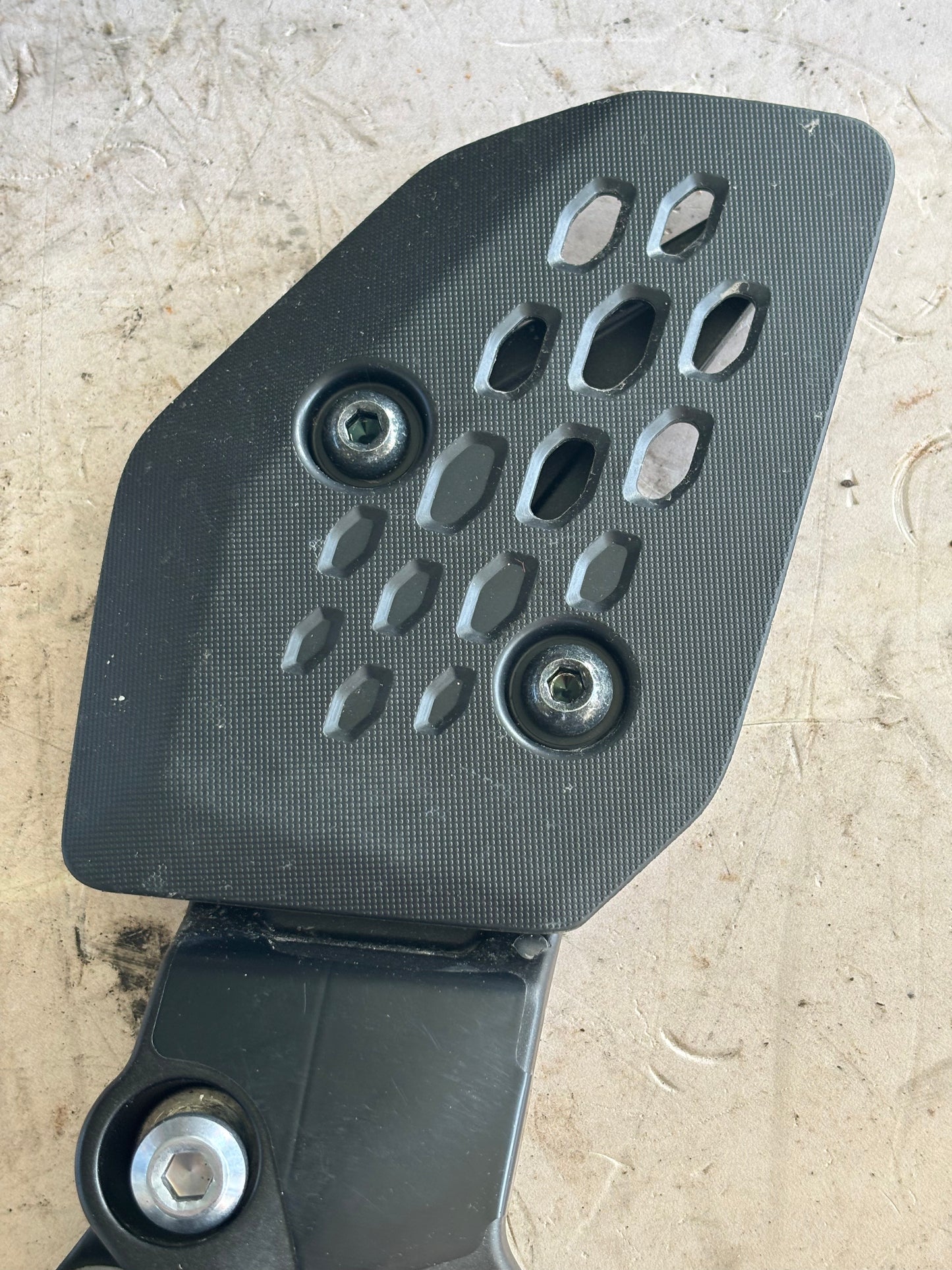 Platine Gauche sélecteur de vitesse yamaha mt 07 mt07 2025