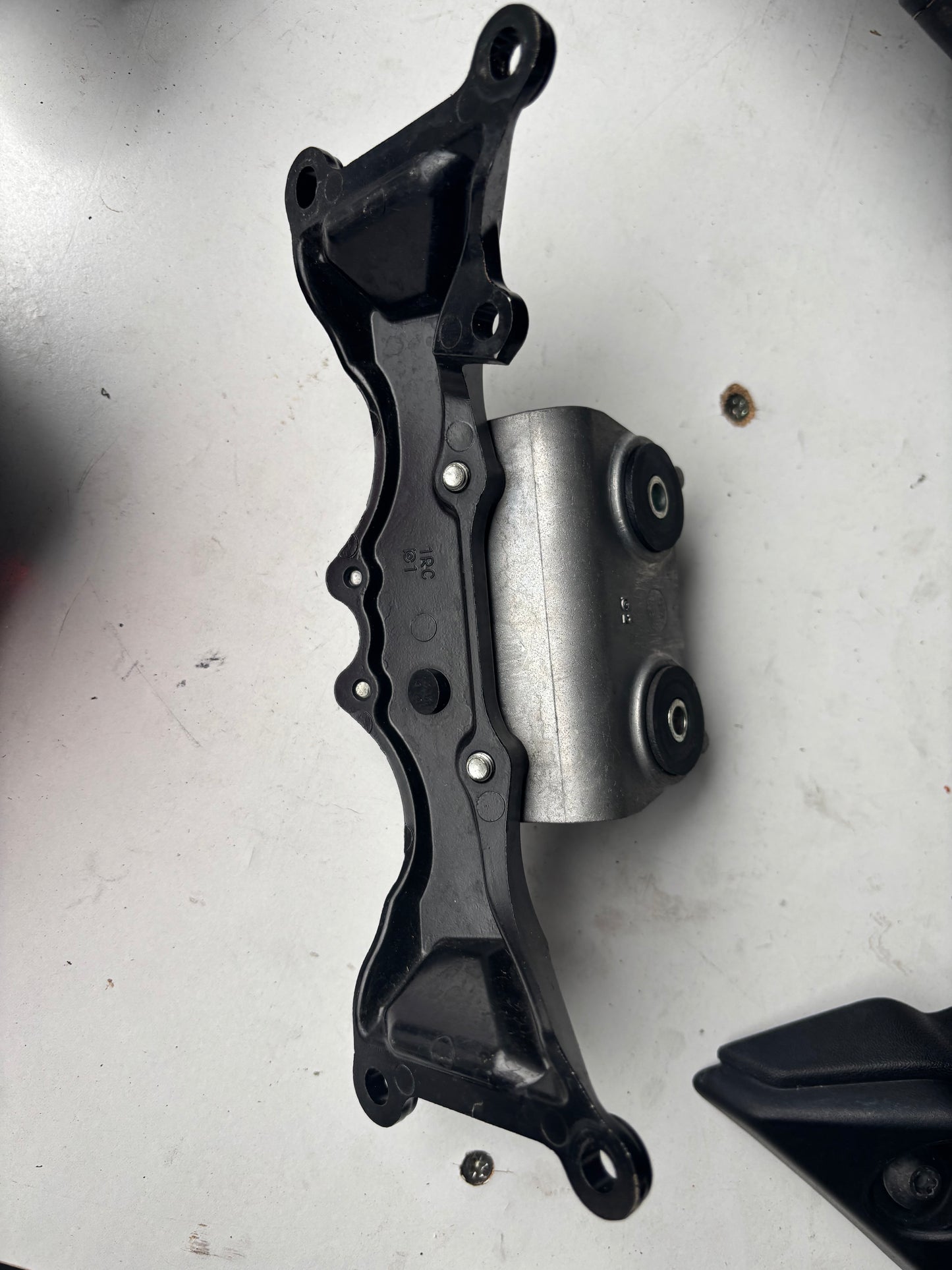 Support selle réservoir yamaha mt 09 2017-2020