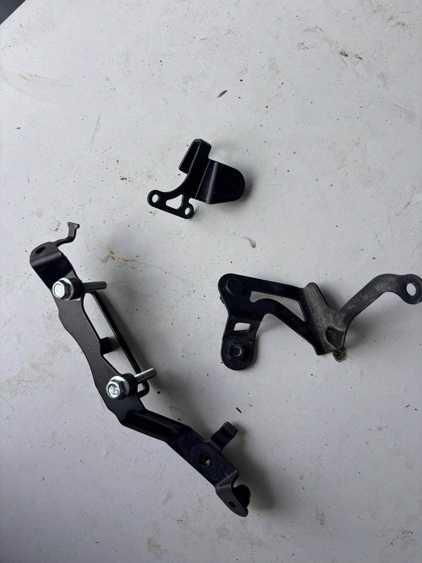 Support fixation sabot inférieur Yamaha r7 2021-2024