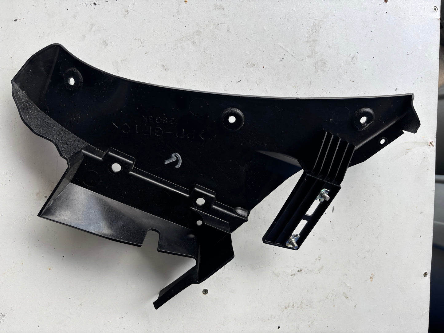 Carénage panneau fourche nue gauche Yamaha r7 2021-2024 BEB2836L0000