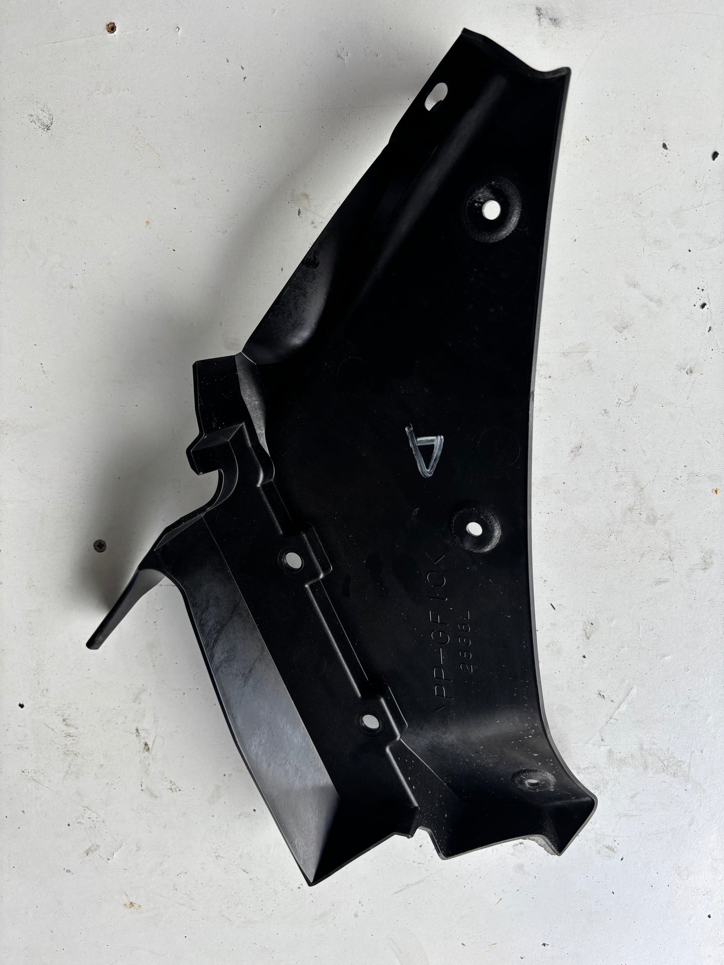 Carénage panneau fourche nue droit Yamaha r7 2021-2024 BEB2836K0000