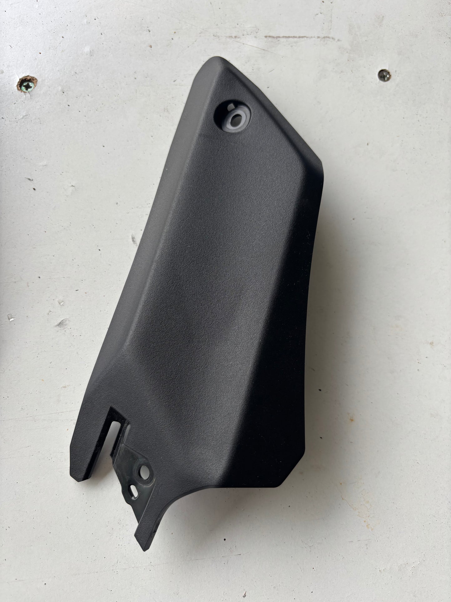 Carénage couvercle latérale droite Yamaha r7 2021-2024 BEB282290000