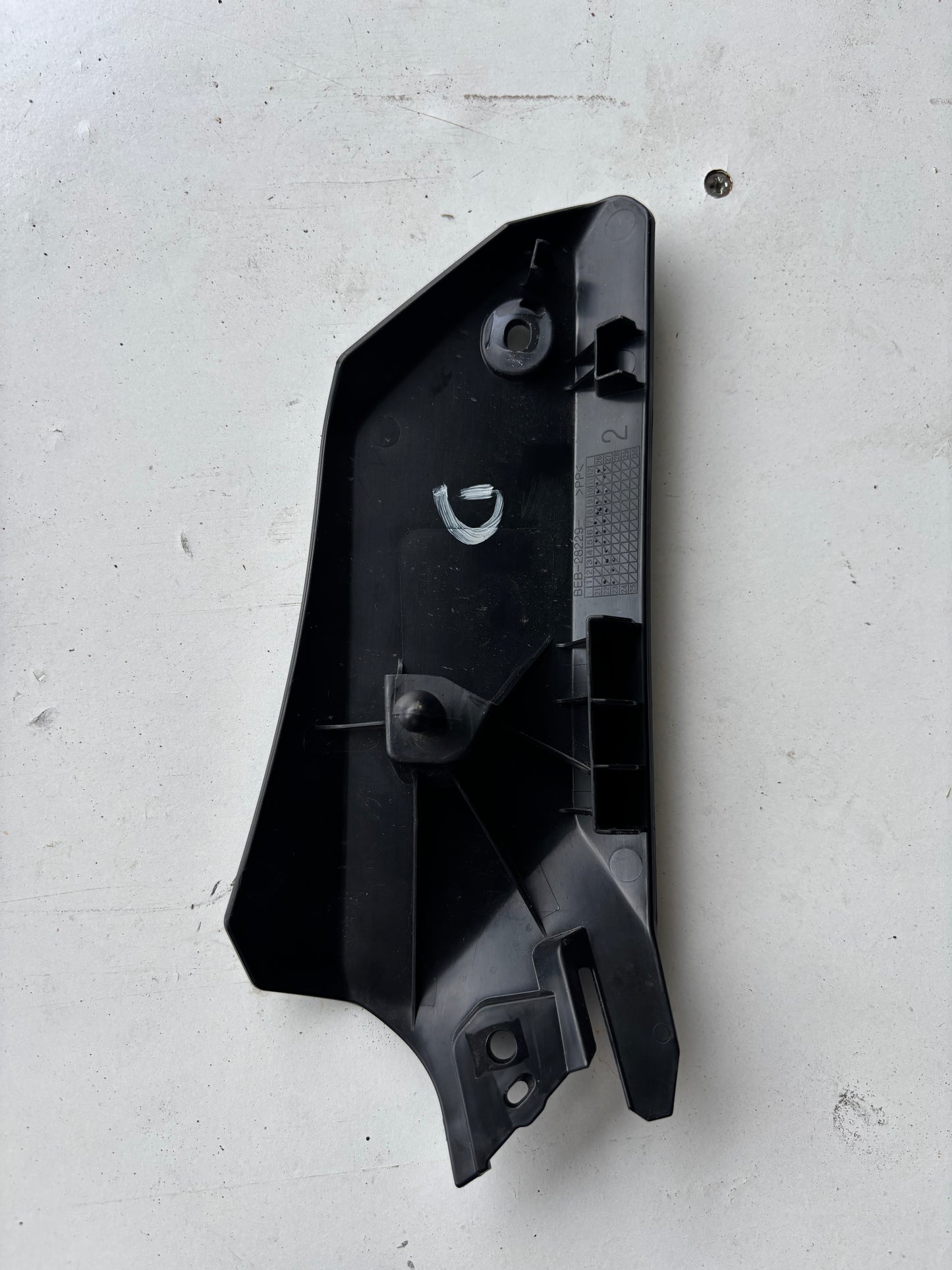 Carénage couvercle latérale droite Yamaha r7 2021-2024 BEB282290000