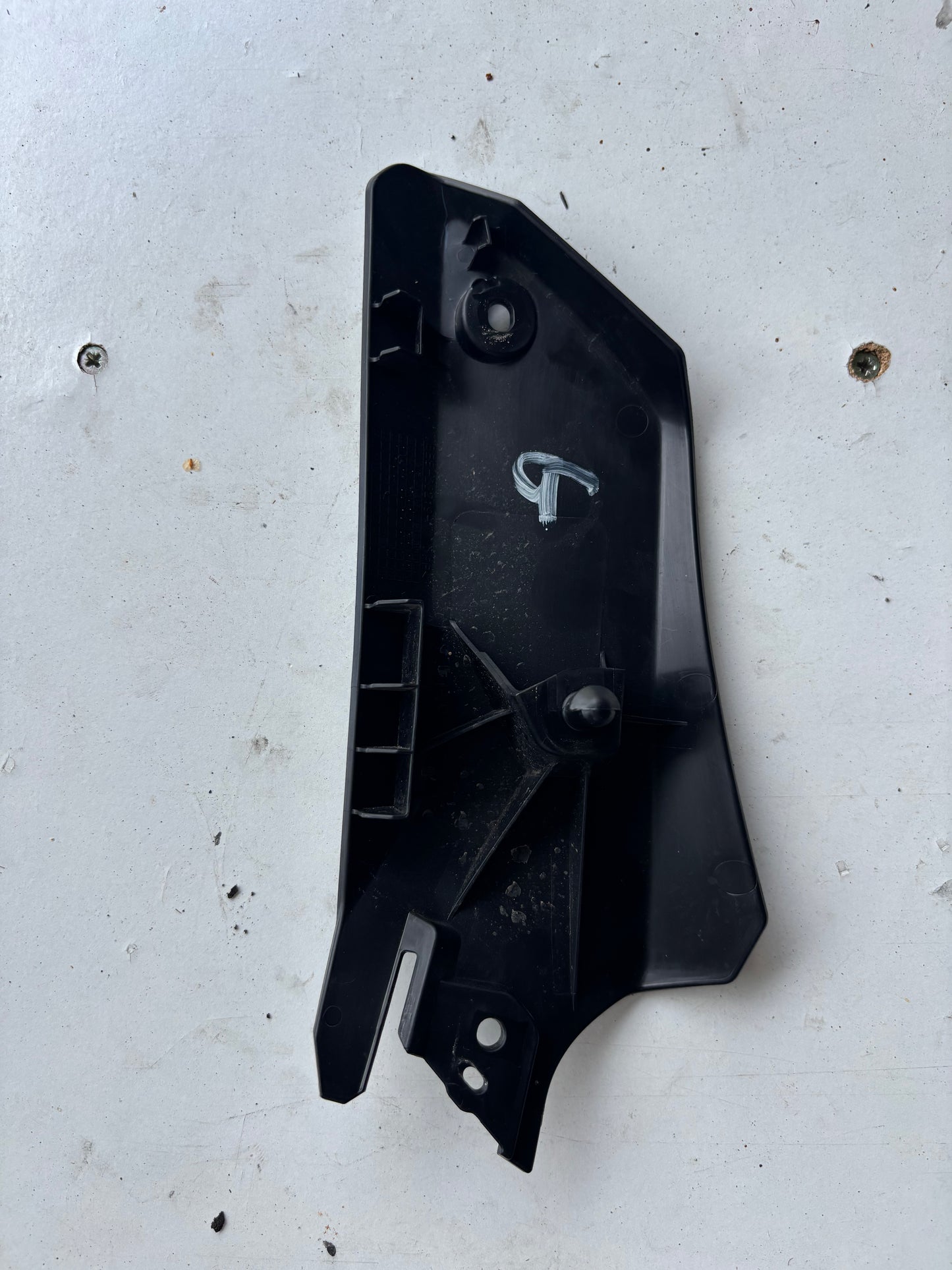 Carénage couvercle latérale gauche Yamaha r7 2021-2024 BEB282190000