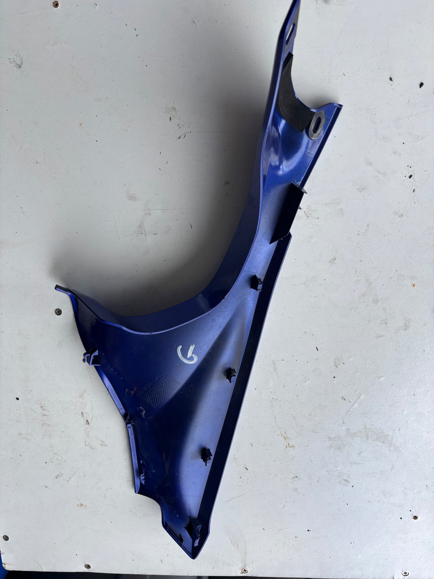 Carénage panneau console gauche Yamaha r7 2021-2024 BEB2837L00P0
