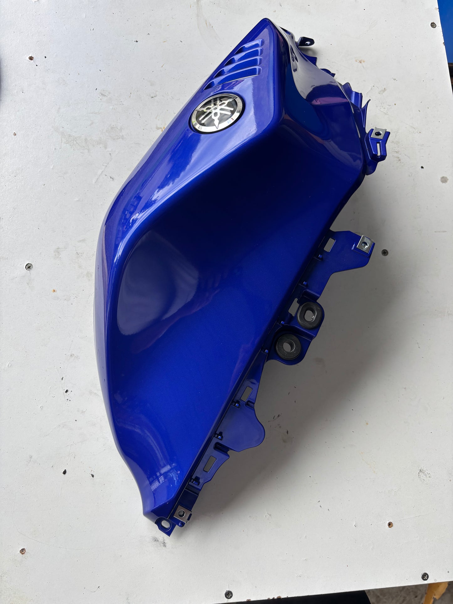 Cache latérale carénage réservoir droit Yamaha r7 2021-2024 BEB2413900PO