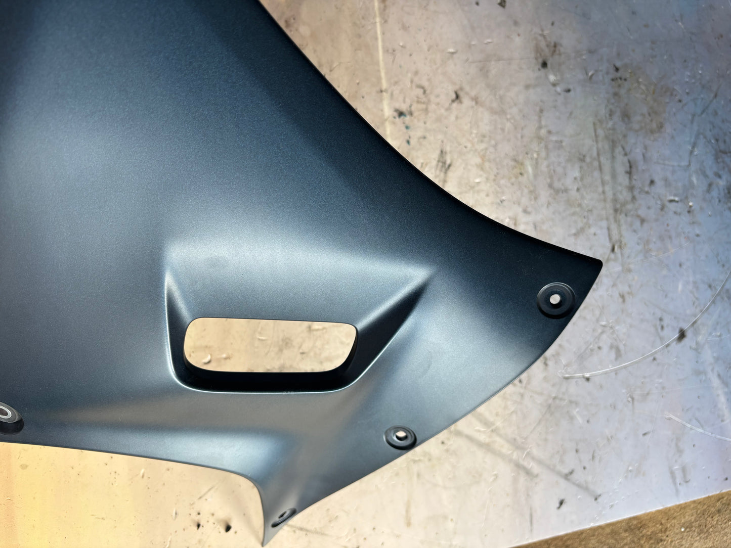 Carénage panneau flanc gauche inférieur Yamaha r7 2021-2024 BEB2172G00P0