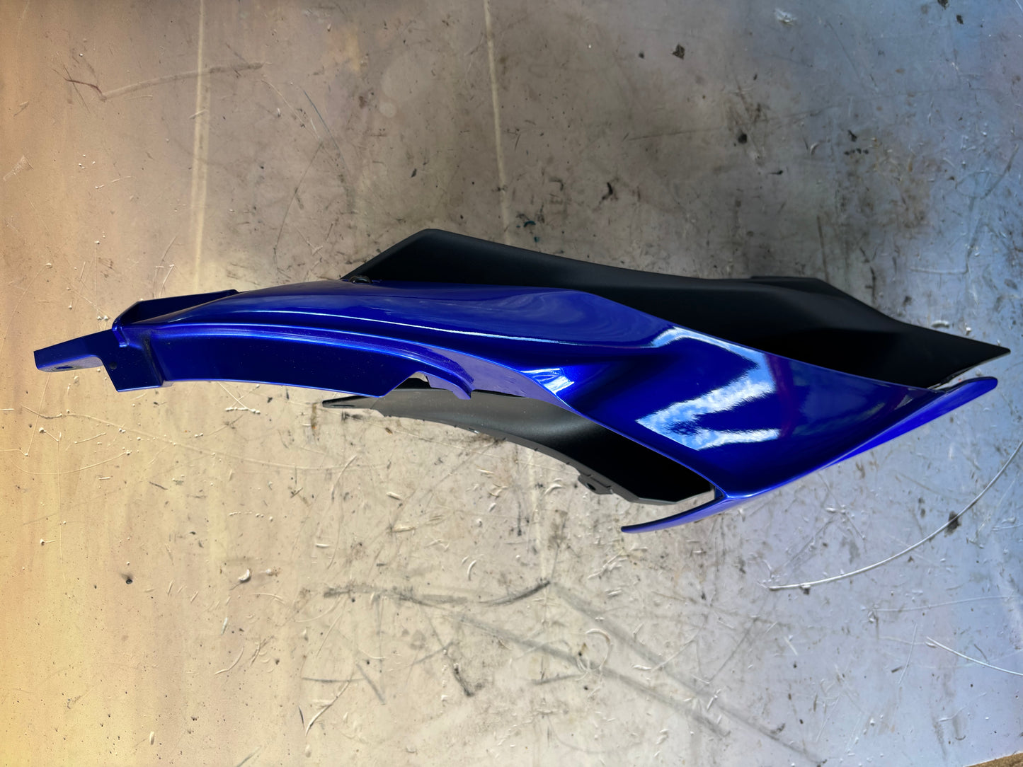 Carénage coque arrière cache latérale droite Yamaha r7 2021-2024 BEB217410000 /BEB2172100P0