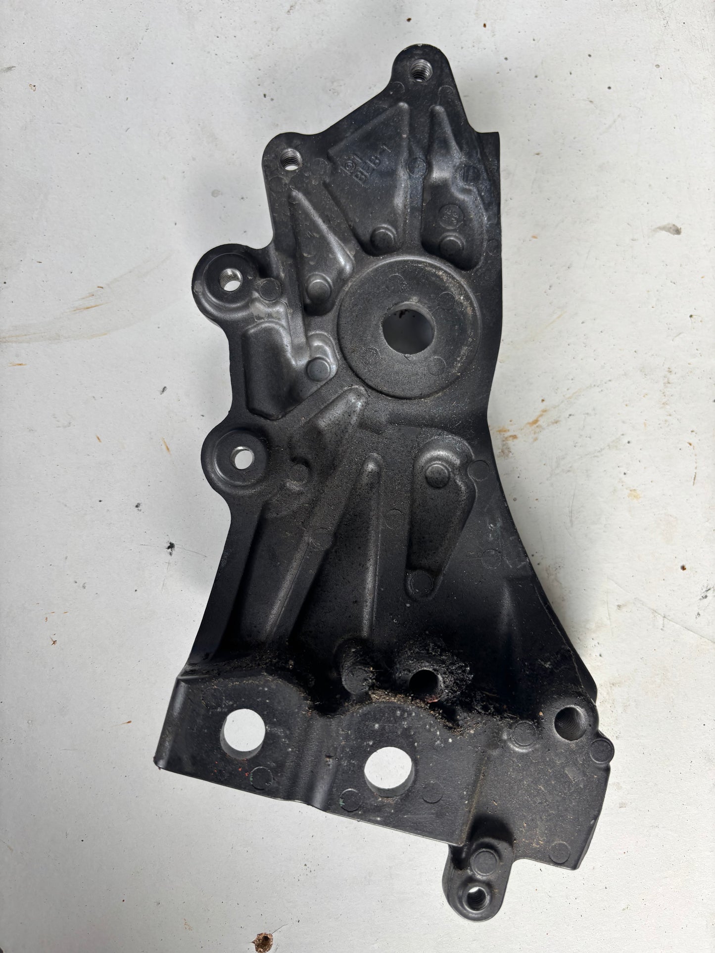 Support platine gauche droit Yamaha r7 2021-2024 BEB247A30000