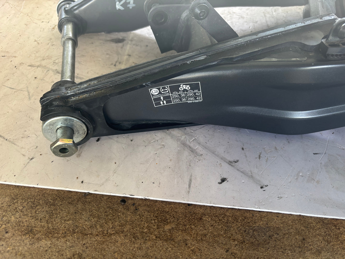 Bras oscillant arrière Yamaha r7 2021-2024