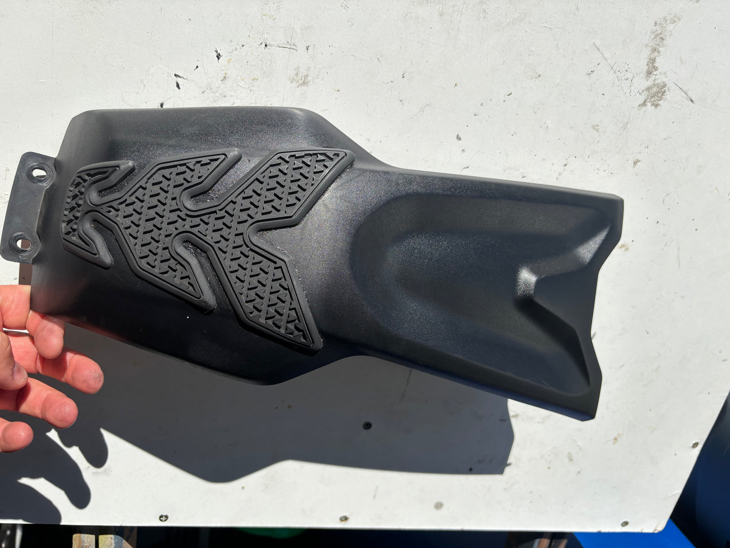 Carénage couvercle centrale réservoir yamaha mt 07 2021-2024