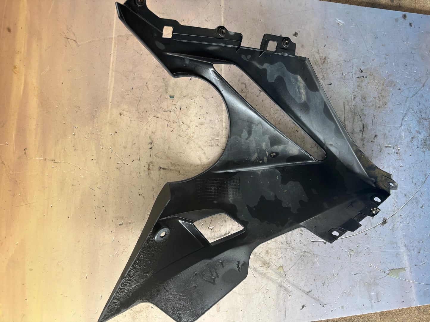 Sabot flanc inférieur gauche Kawasaki Er6F 2009/2011