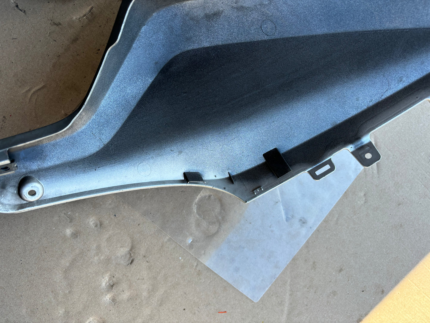 Linke graue Tankverkleidung Yamaha Mt07 2014/2017