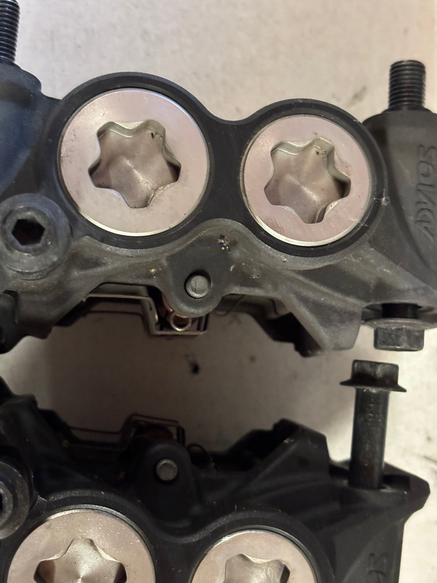 Étrier frein avant yamaha Mt09 tracer 900 radial 108 mm