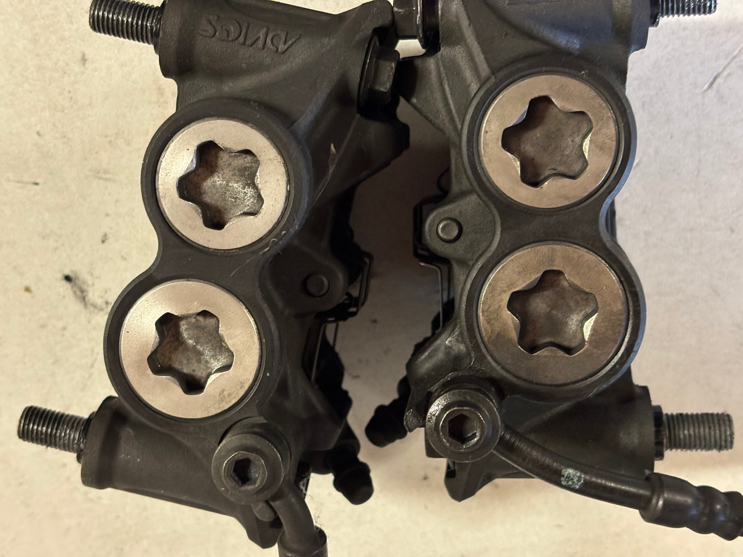 Étrier frein avant yamaha Mt09 tracer 900 radial 108 mm