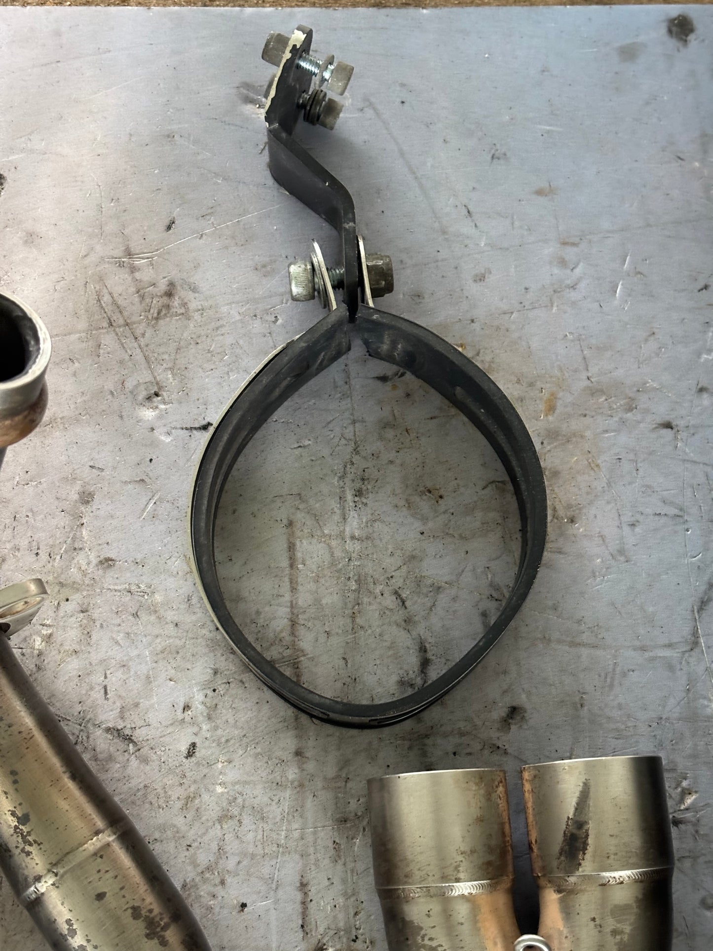 Ligne échappement ARROW yamaha mt 07 2021-2024 71758KZ + 71930AKN
