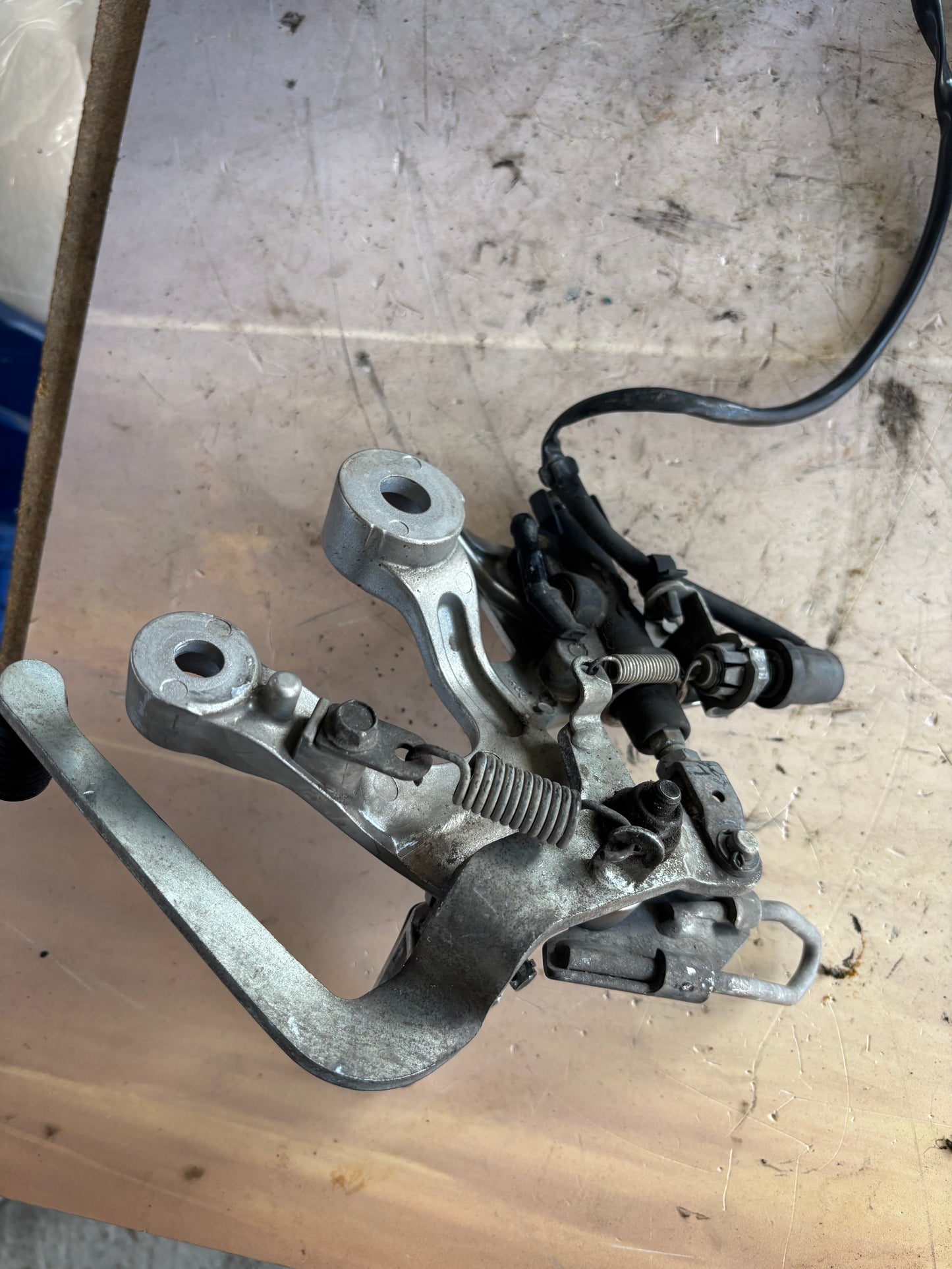 Platine conducteur droite pédale frein Yamaha tracer 900 2015/2020