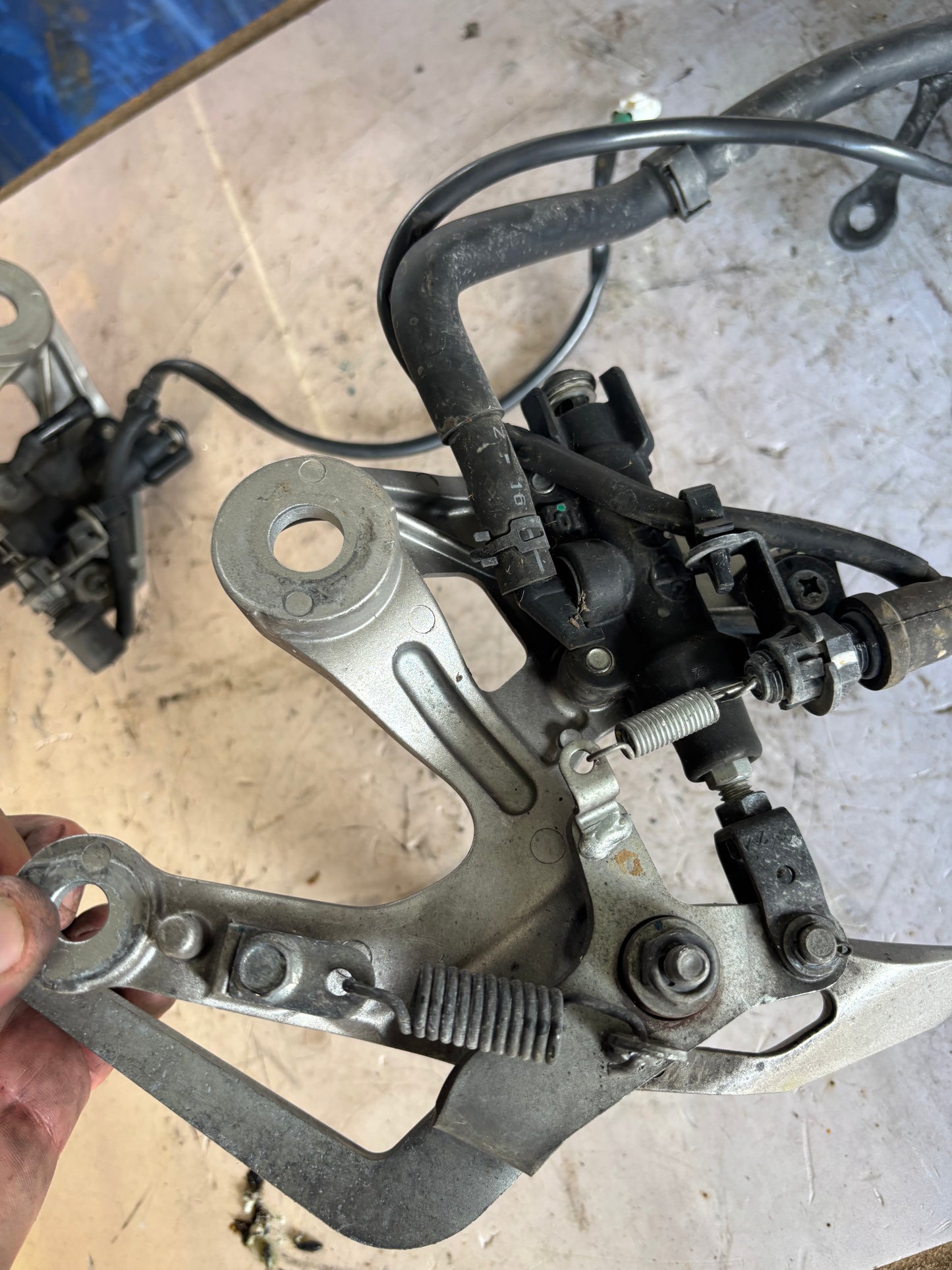 Platine conducteur droite pédale frein Yamaha tracer 900 2015/2020
