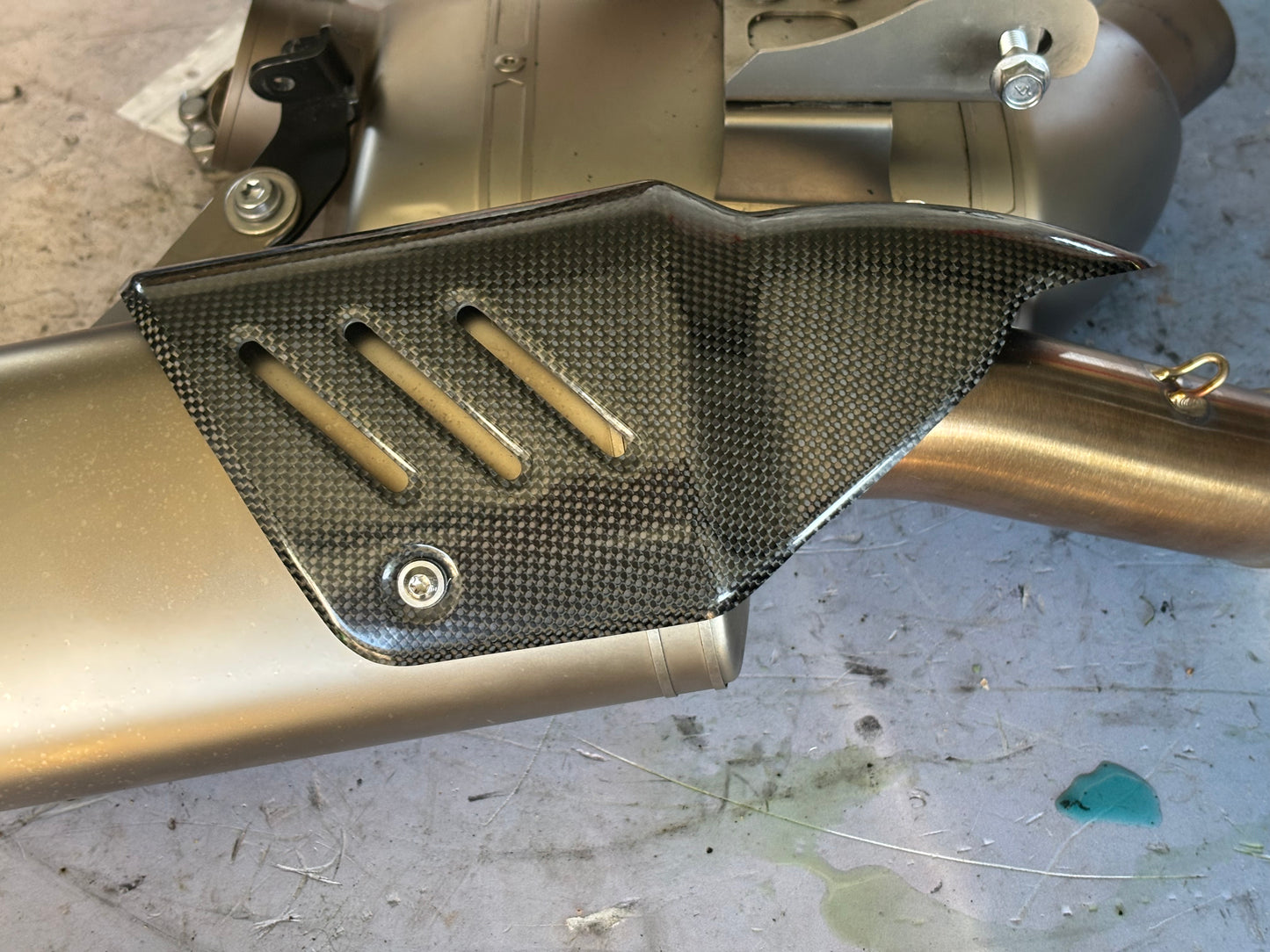 Ligne akrapovic S-Y7R11-HAPT Yamaha r7 2021-2024