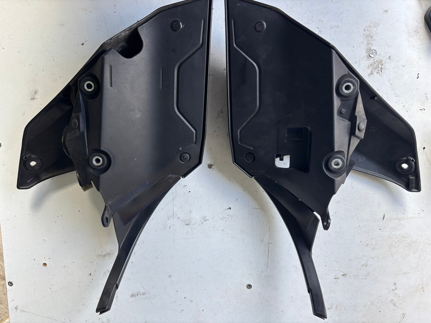 Écope air réservoir droite et gauche yamaha mt 09 2013-2016