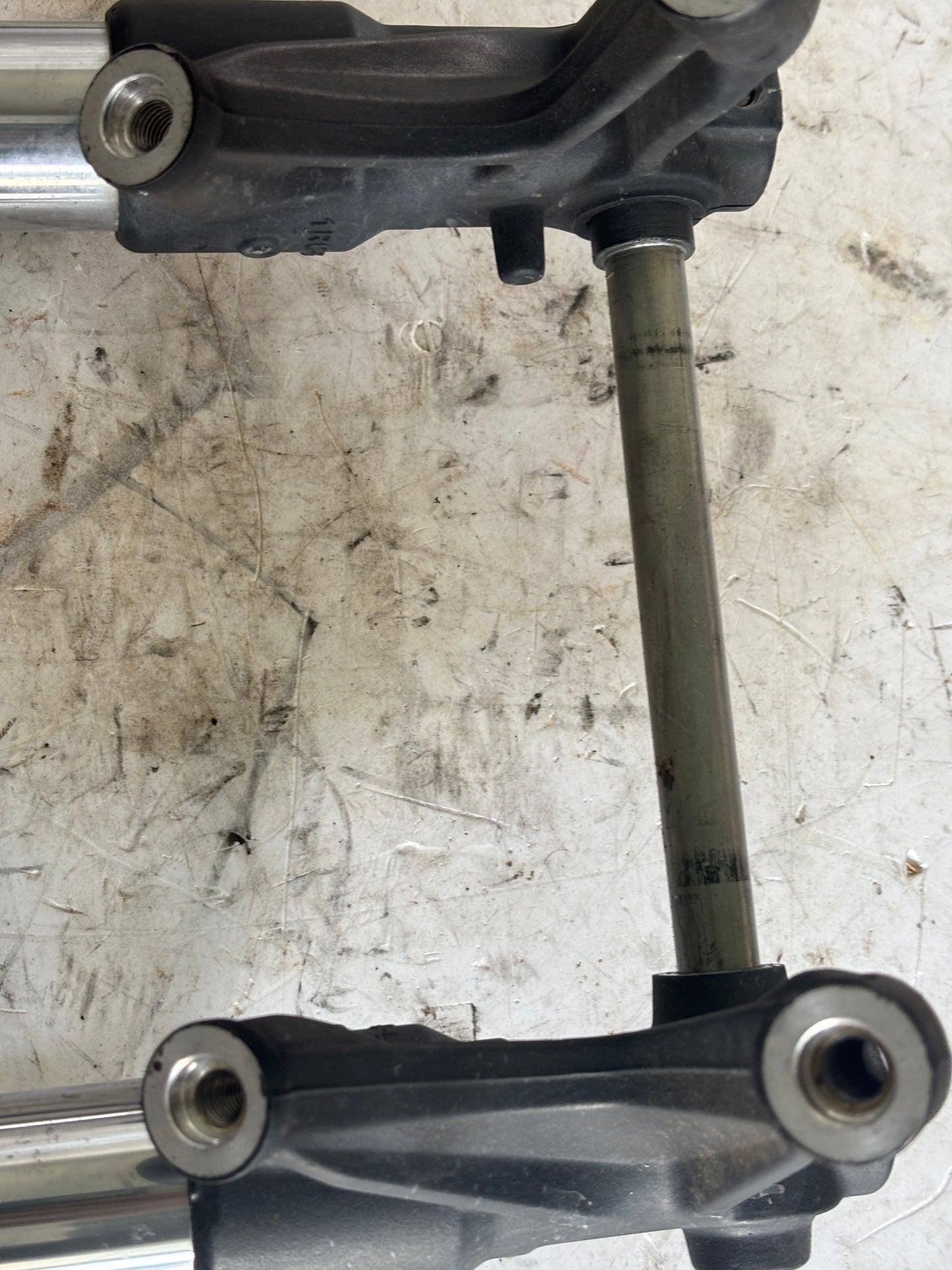 Fourche ANDREANI yamaha mt 09 2013-2016 sans abs
