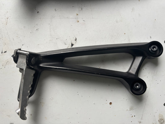 Platine arrière gauche avec repose pied Yamaha Mt07 mt-07 2014/2020