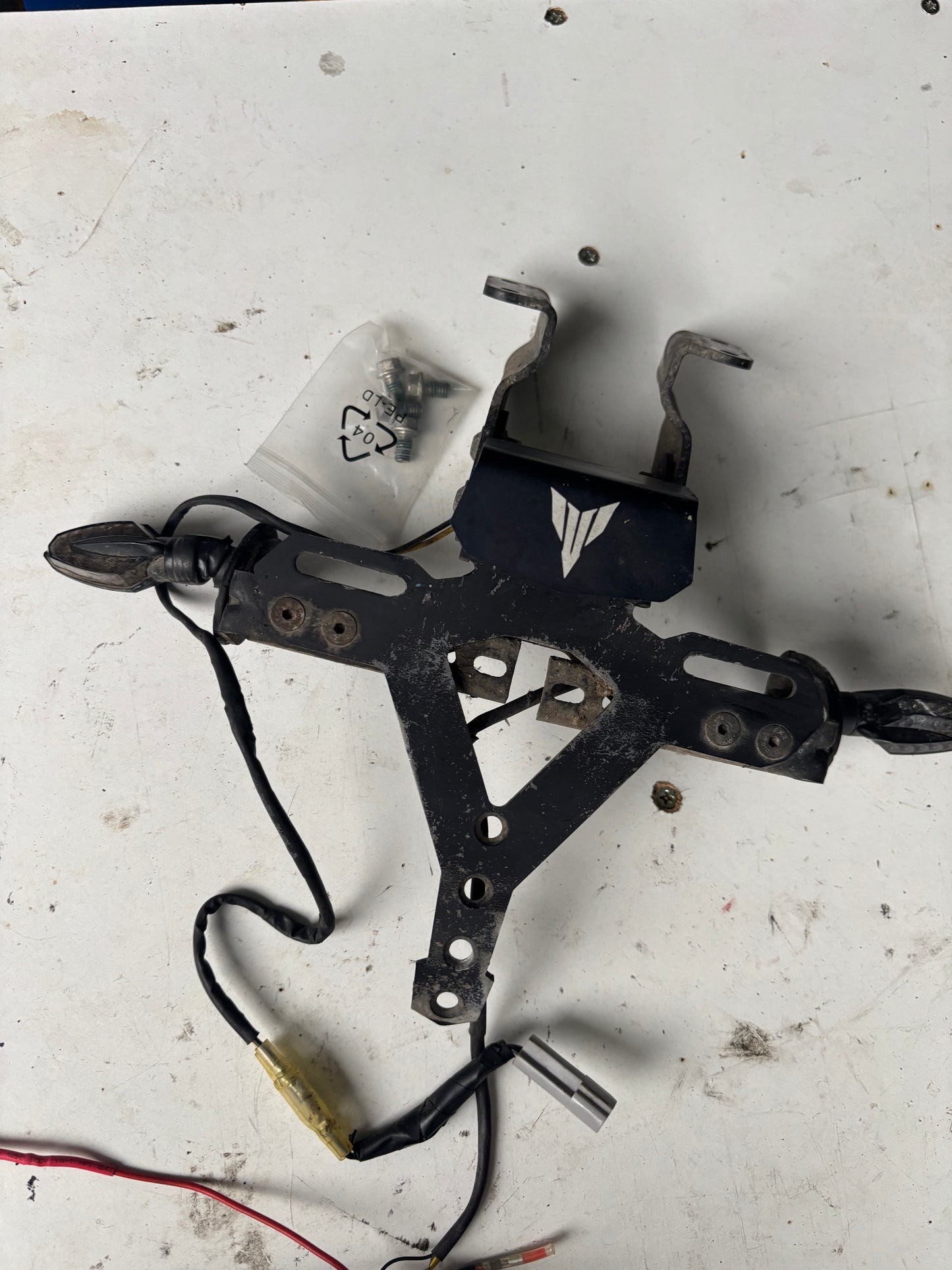 Support plaque immatriculation court et clignotant yamaha mt07 mt-07 2014 2017