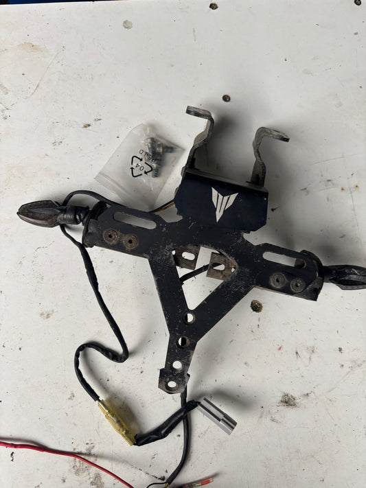 Support plaque immatriculation court et clignotant yamaha mt07 mt-07 2014 2017