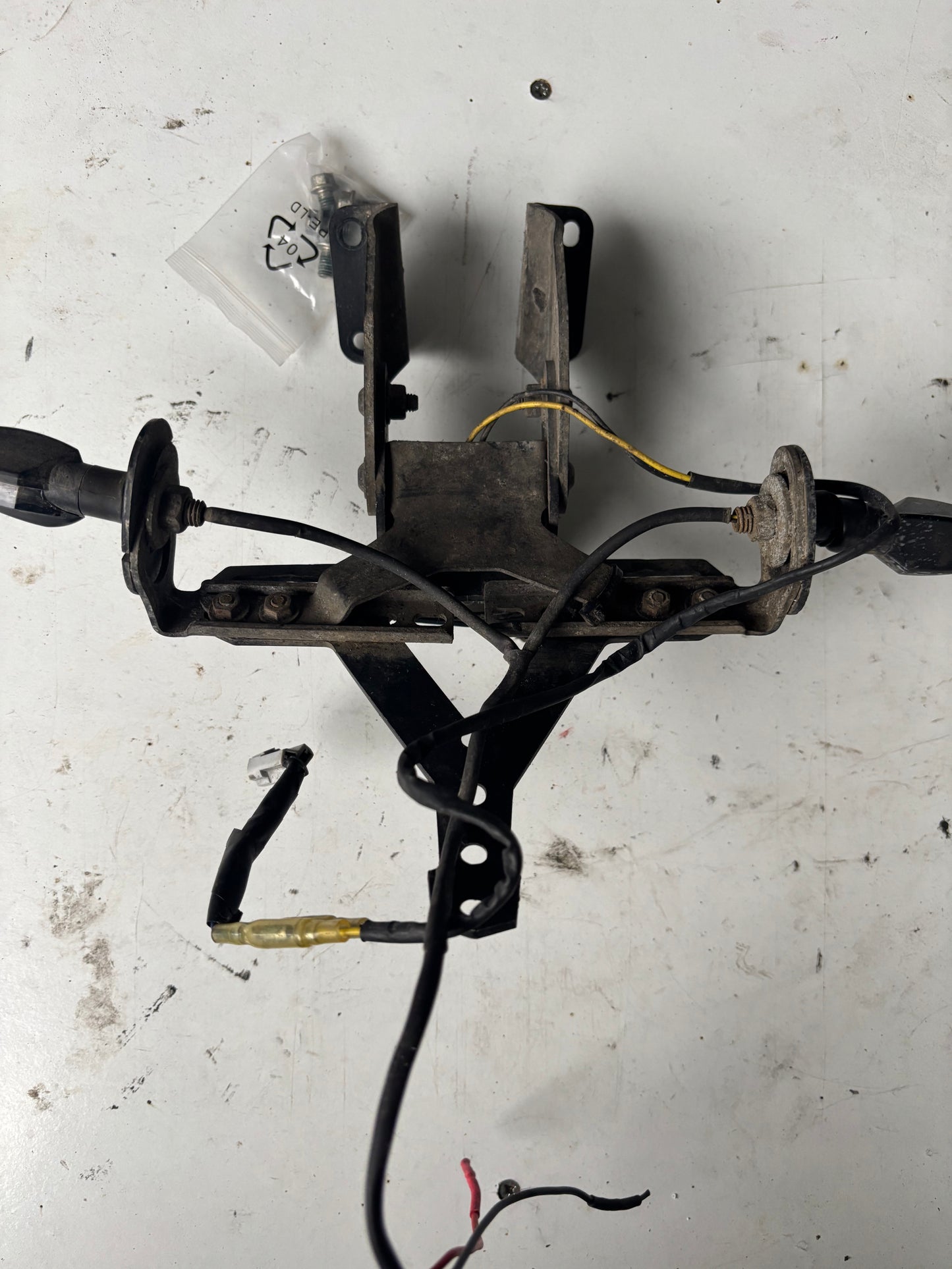 Support plaque immatriculation court et clignotant yamaha mt07 mt-07 2014 2017