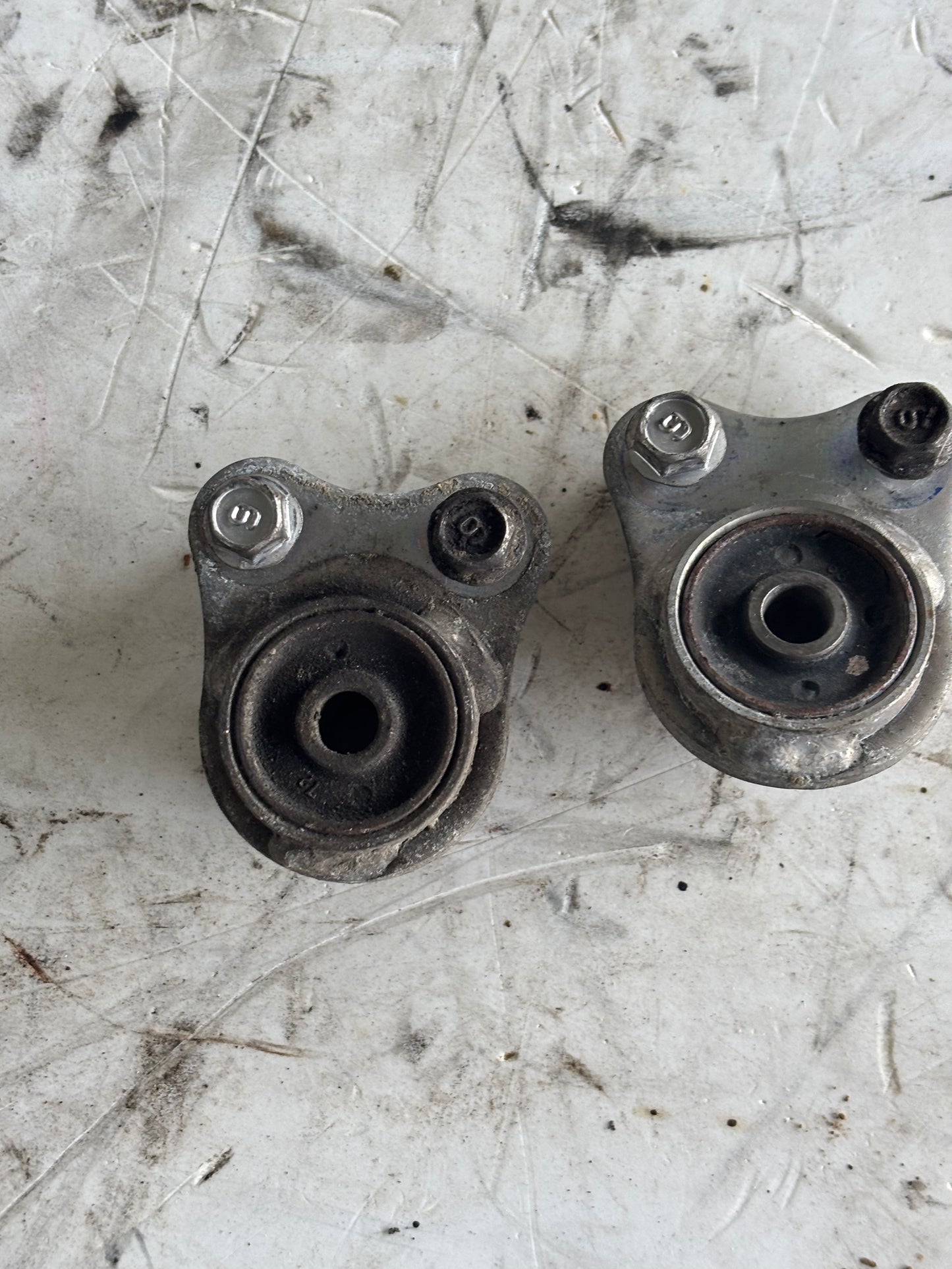 X2 Supports fixation échappement origine Yamaha mt 07 tracer 700 r7 xsr