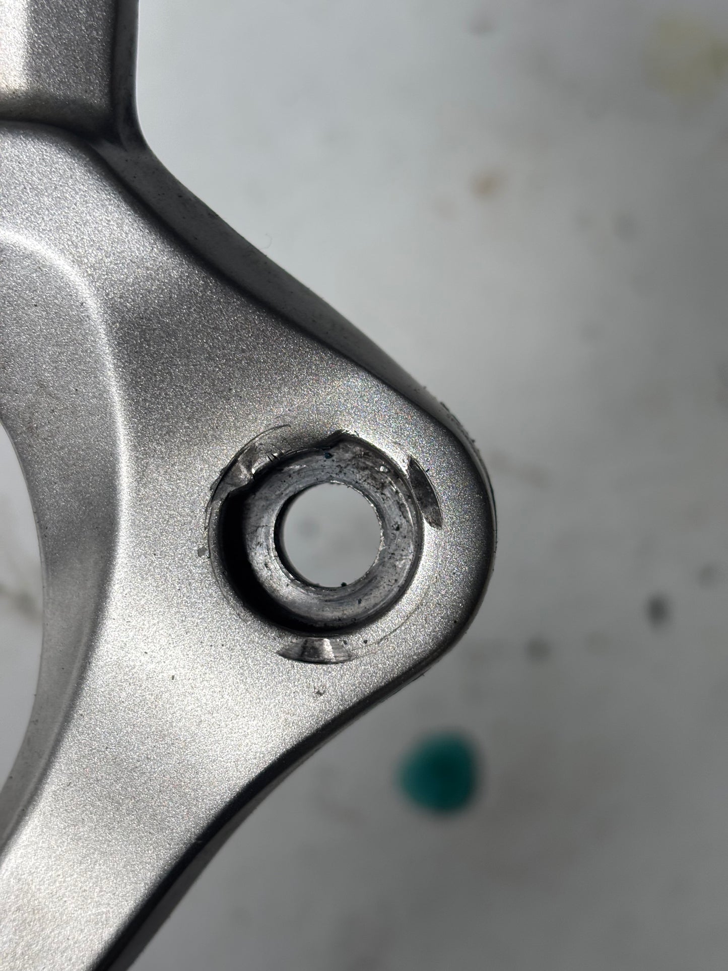 Linke Fußrastenplattenhalterung Yamaha MT 09 Tracer 900 2013-2020