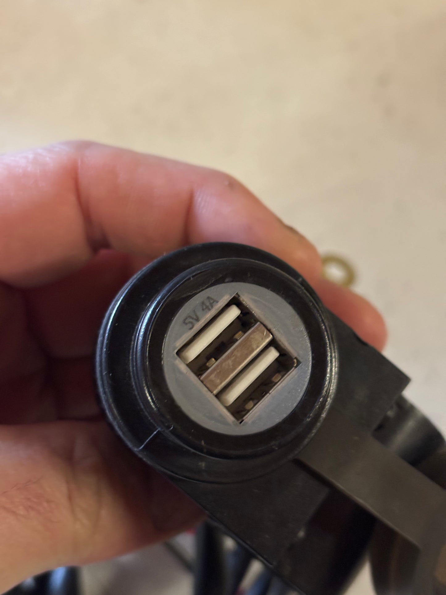 Port USB chargeur yamaha mt 09 mt07 2013-2020