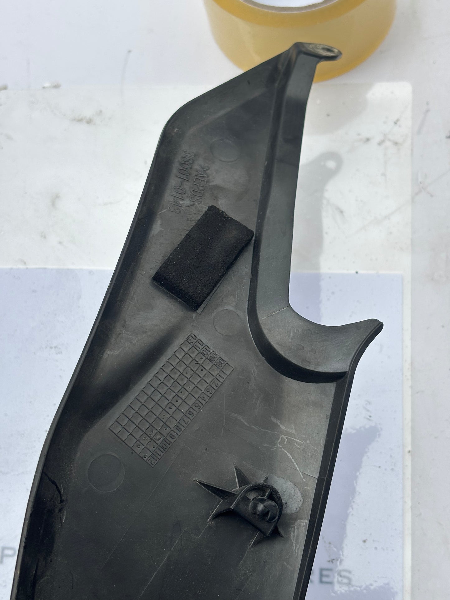 Carénage latéral protection sous selle gauche Kawasaki Er6n 2009/2011