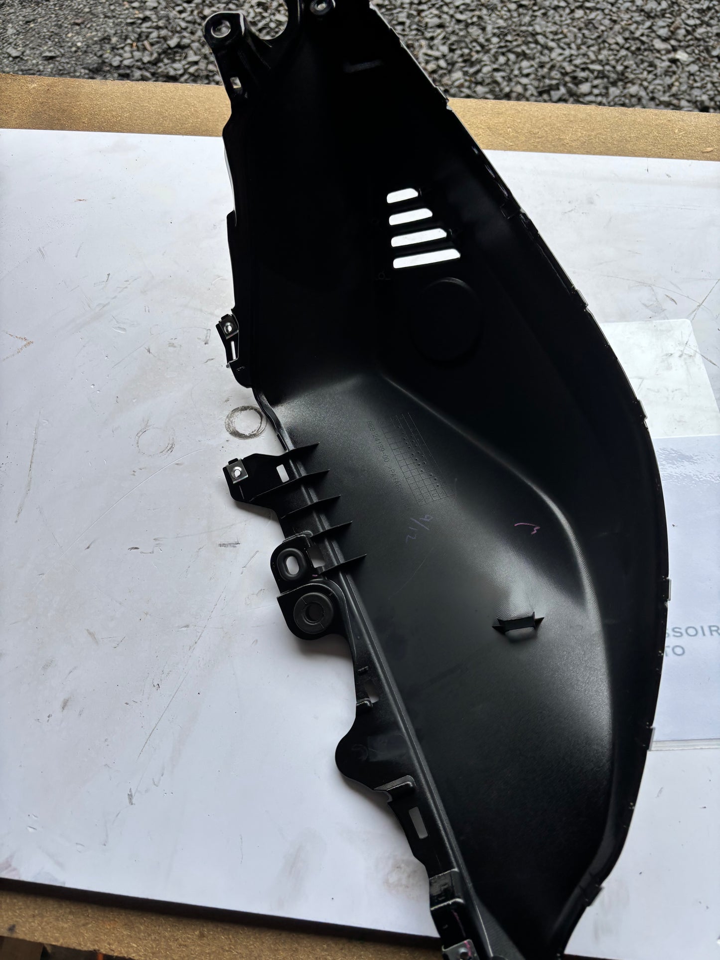 Coque carénage cache latérale réservoir droit Yamaha r7 2021-2024 BEB2413900P0