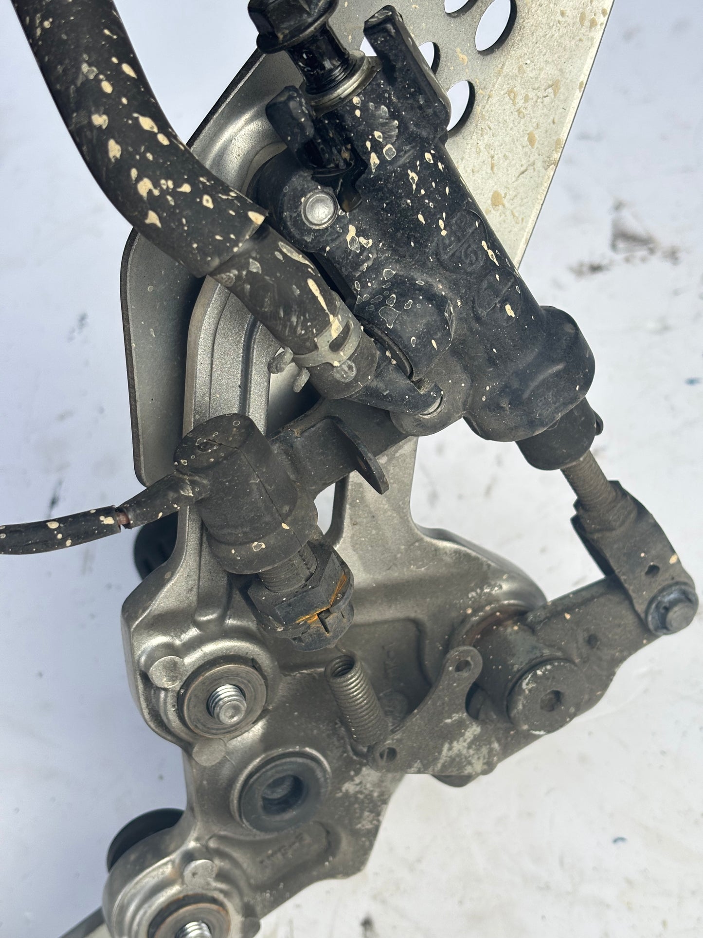 Rechte Bremsfußrastenplatte Yamaha MT07 MT 07 2014 2017