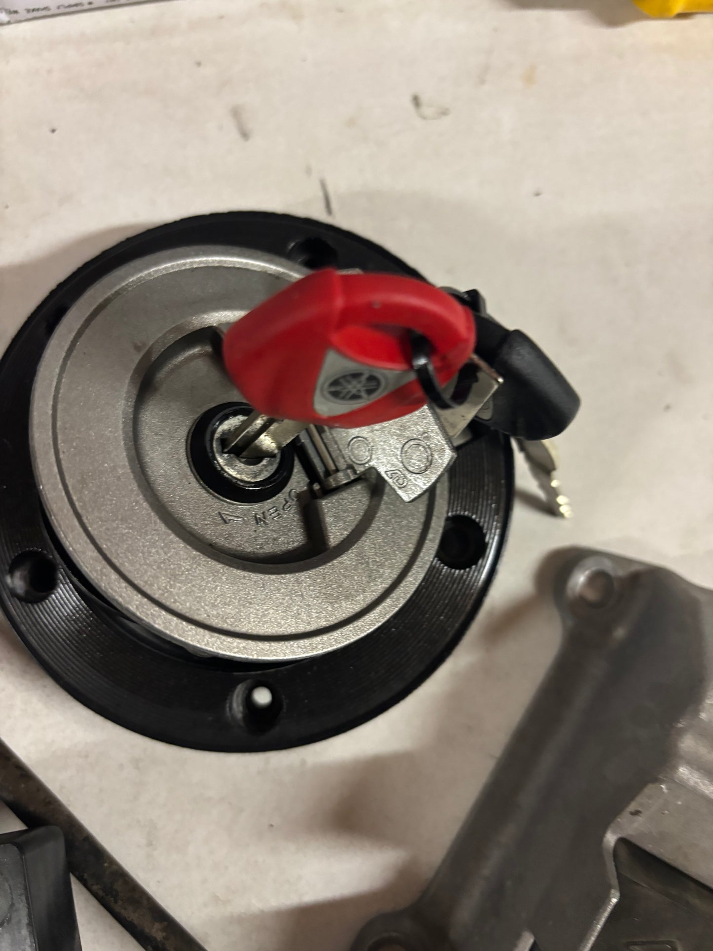 Schlosssatz für Yamaha Tracer 900 2015-2017