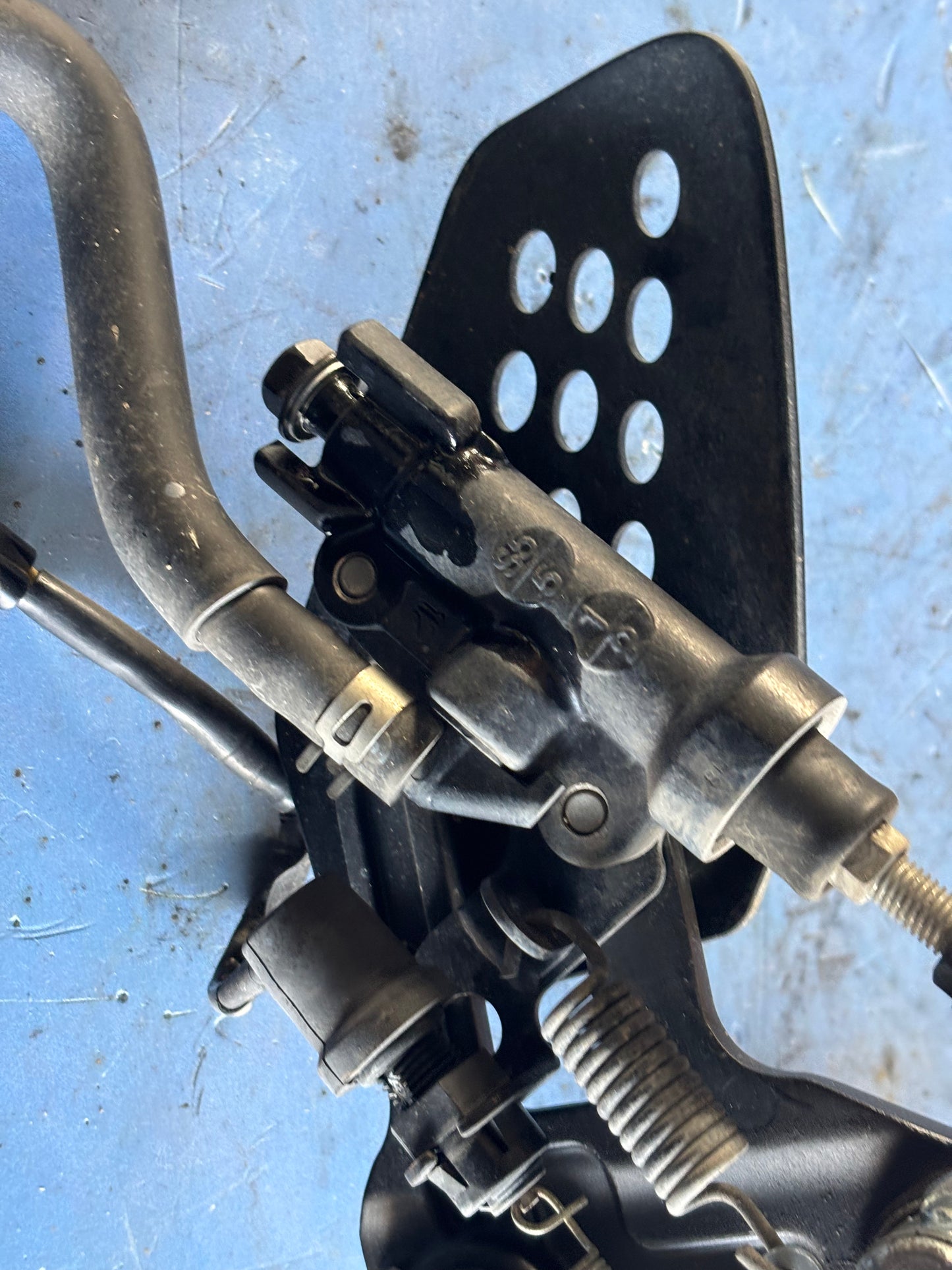 Platine droite pédale de frein complet Yamaha mt07 mt 07 2014/2024